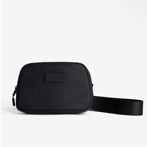 VOORAY Quinn Belt Bag Matte Black